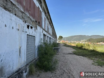 Loja para Venda em Santo Tirso, Couto (Santa Cristina e São Miguel) e Burgães