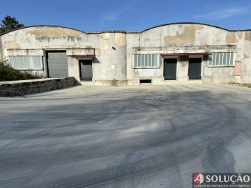 Loja para Venda em Santo Tirso, Couto (Santa Cristina e São Miguel) e Burgães