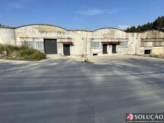 Loja para Venda em Santo Tirso, Couto (Santa Cristina e São Miguel) e Burgães Foto 9