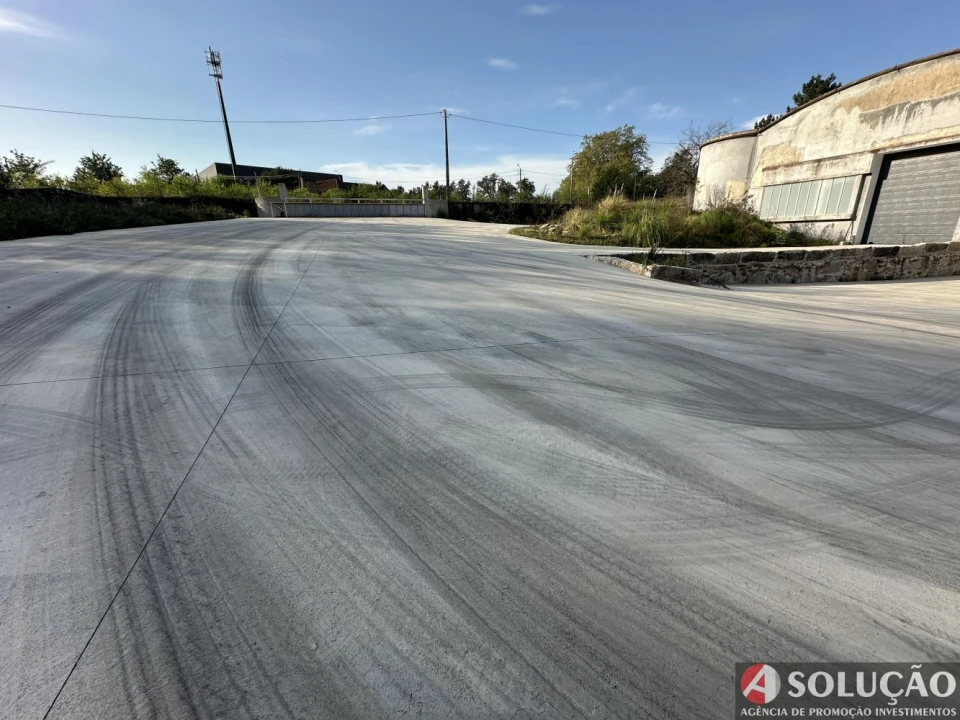Loja para Venda em Santo Tirso, Couto (Santa Cristina e São Miguel) e Burgães Foto 4