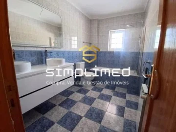 Moradia T3 para Venda em Santa Maria da Feira, Travanca, Sanfins e Espargo