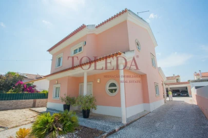 Moradia T4 para Venda em Azeitão (São Lourenço e São Simão)