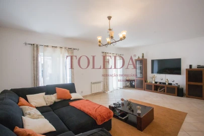 Moradia T4 para Venda em Azeitão (São Lourenço e São Simão)