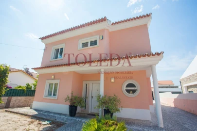 Moradia T4 para Venda em Azeitão (São Lourenço e São Simão)