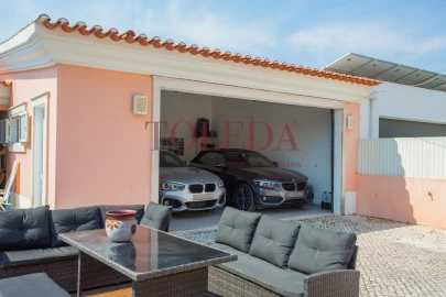 Moradia T4 para Venda em Azeitão (São Lourenço e São Simão)