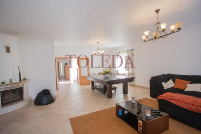 Moradia T4 para Venda em Azeitão (São Lourenço e São Simão)