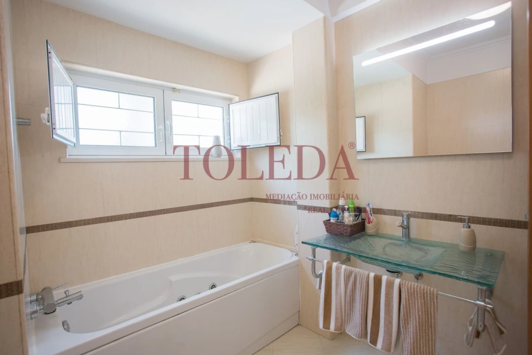 Moradia T4 para Venda em Azeitão (São Lourenço e São Simão) Foto 41