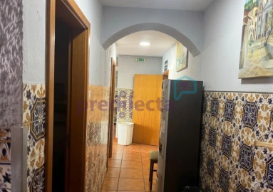 Loja para Arrendamento em Paranhos