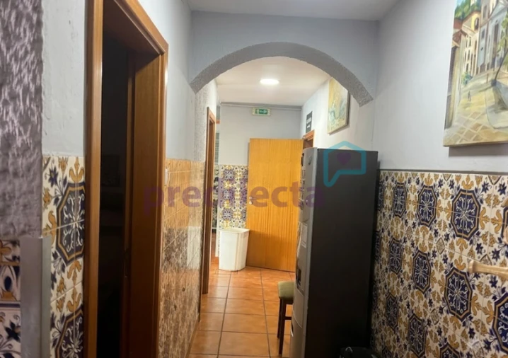 Loja para Arrendamento em Paranhos Foto 14