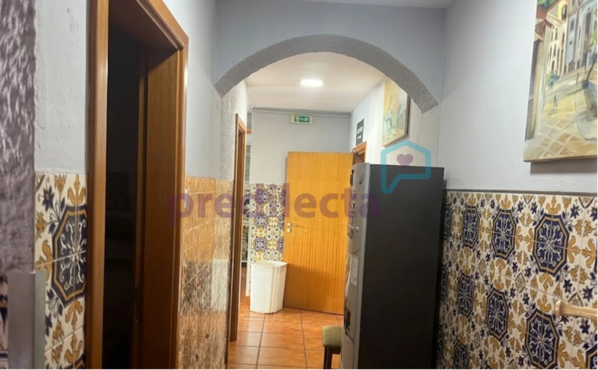 Loja para Arrendamento em Paranhos Foto 11