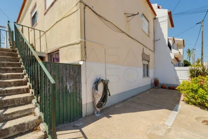 Moradia T4 para Venda em Corroios