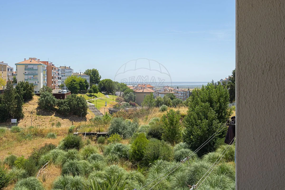 Apartamento T2 para Venda em Póvoa de Santa Iria e Forte da Casa Foto 10