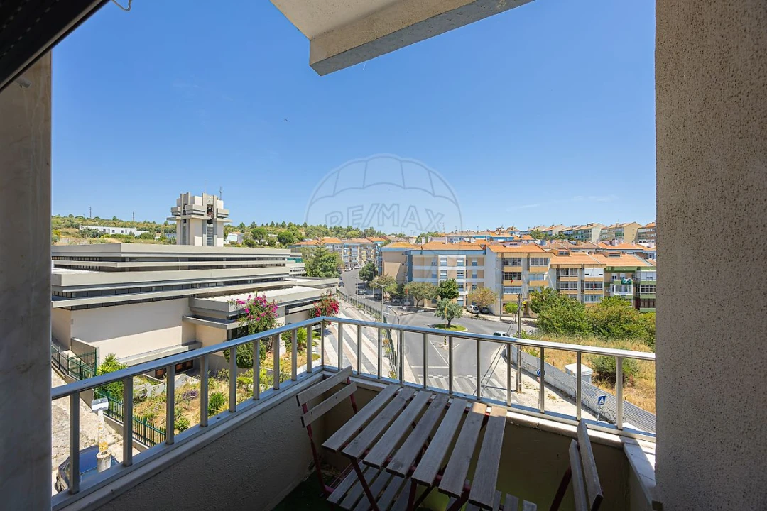 Apartamento T2 para Venda em Póvoa de Santa Iria e Forte da Casa Foto 9
