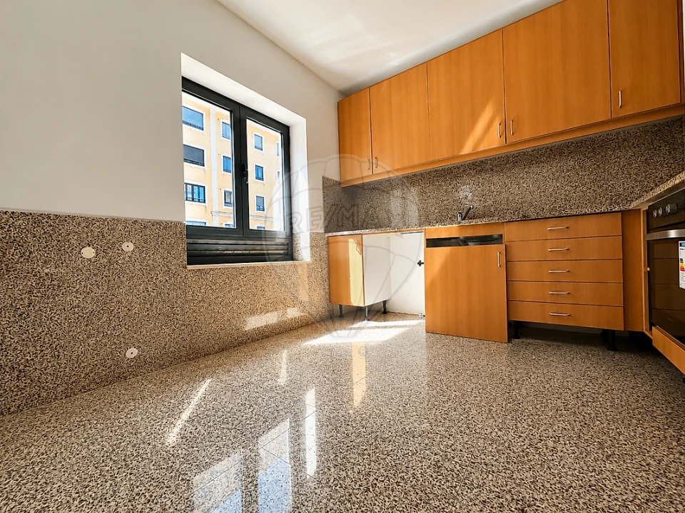 Apartamento T2 para Venda em Oliveira do Douro Foto 9
