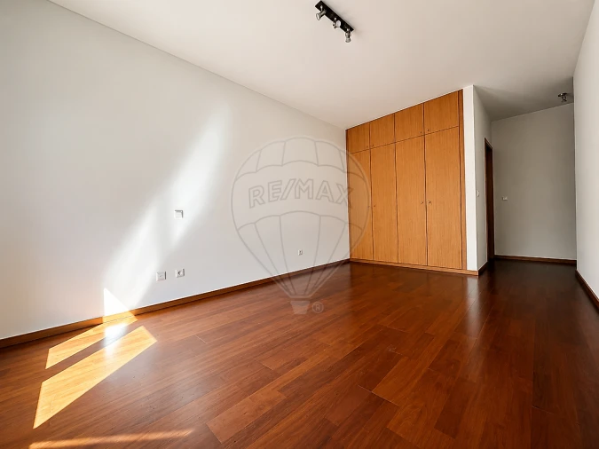 Apartamento T2 para Venda em Oliveira do Douro Foto 11