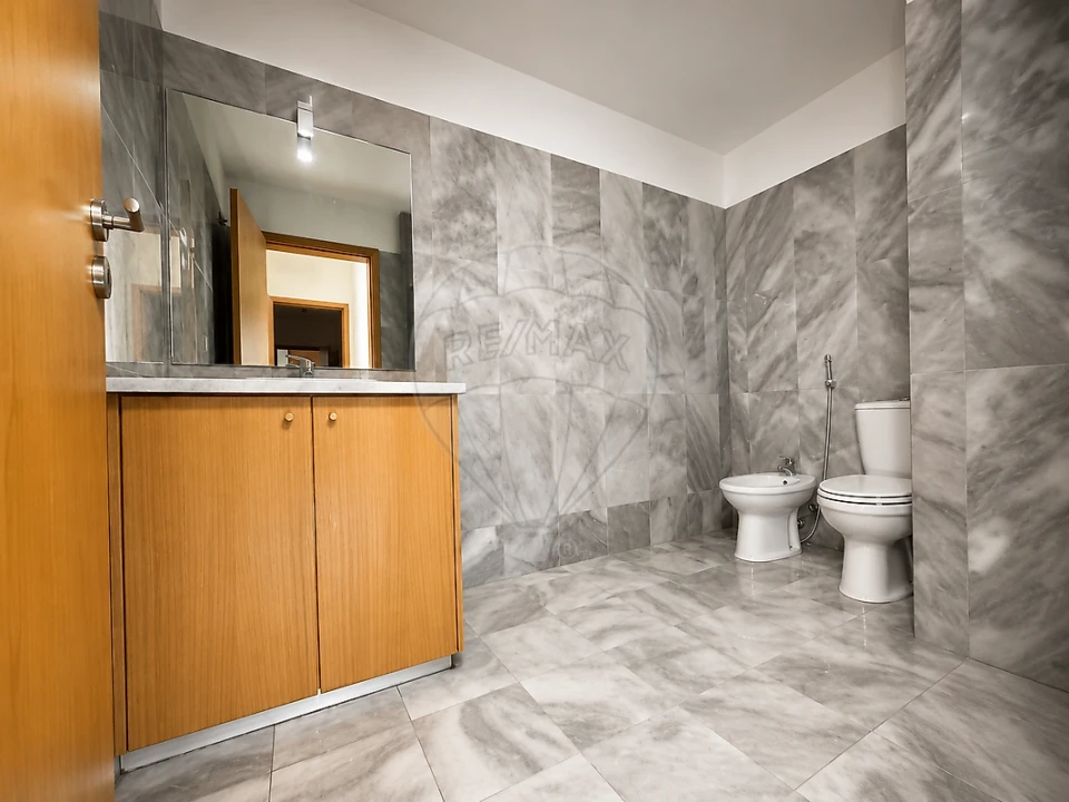 Apartamento T2 para Venda em Oliveira do Douro Foto 17