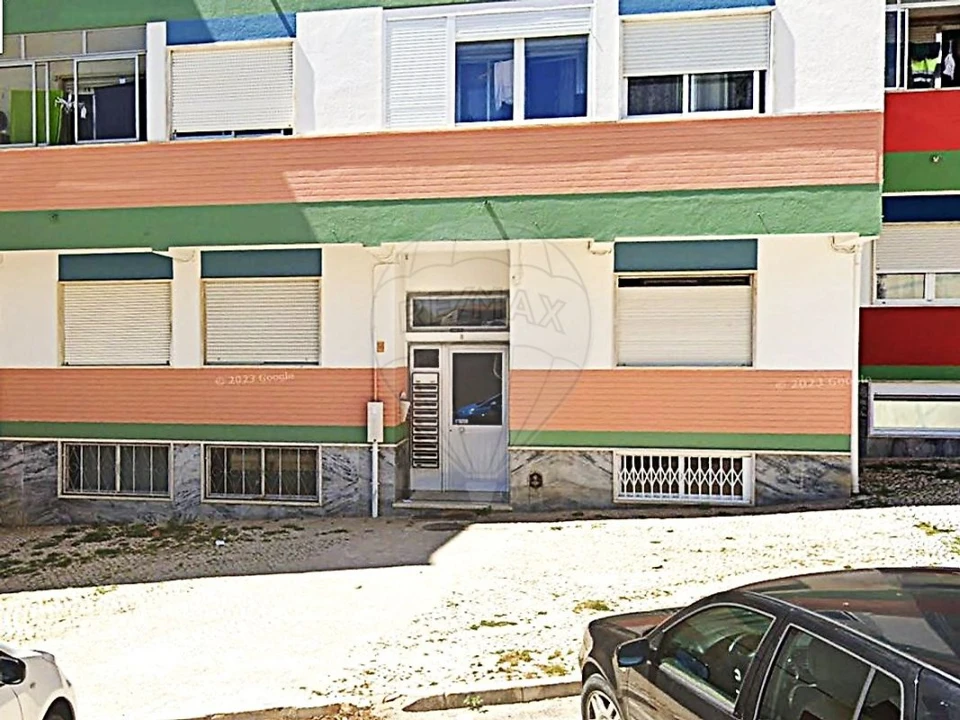 Apartamento T2 para Venda em Rio de Mouro Foto 4