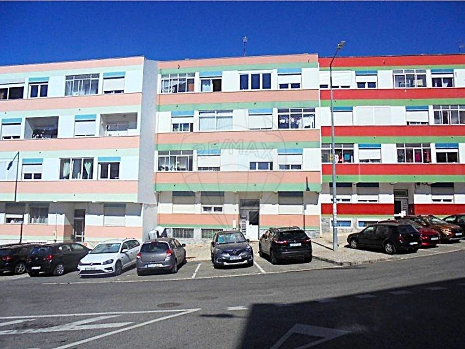 Apartamento T2 para Venda em Rio de Mouro Foto 5