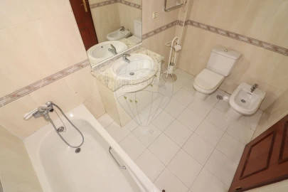 Apartamento T1 para Venda em Carregado e Cadafais