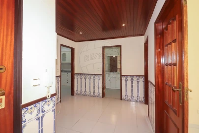 Apartamento T1 para Venda em Carregado e Cadafais