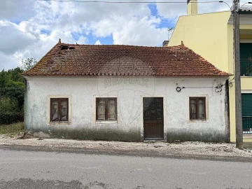 Moradia T3 para Venda em Sepins e Bolho