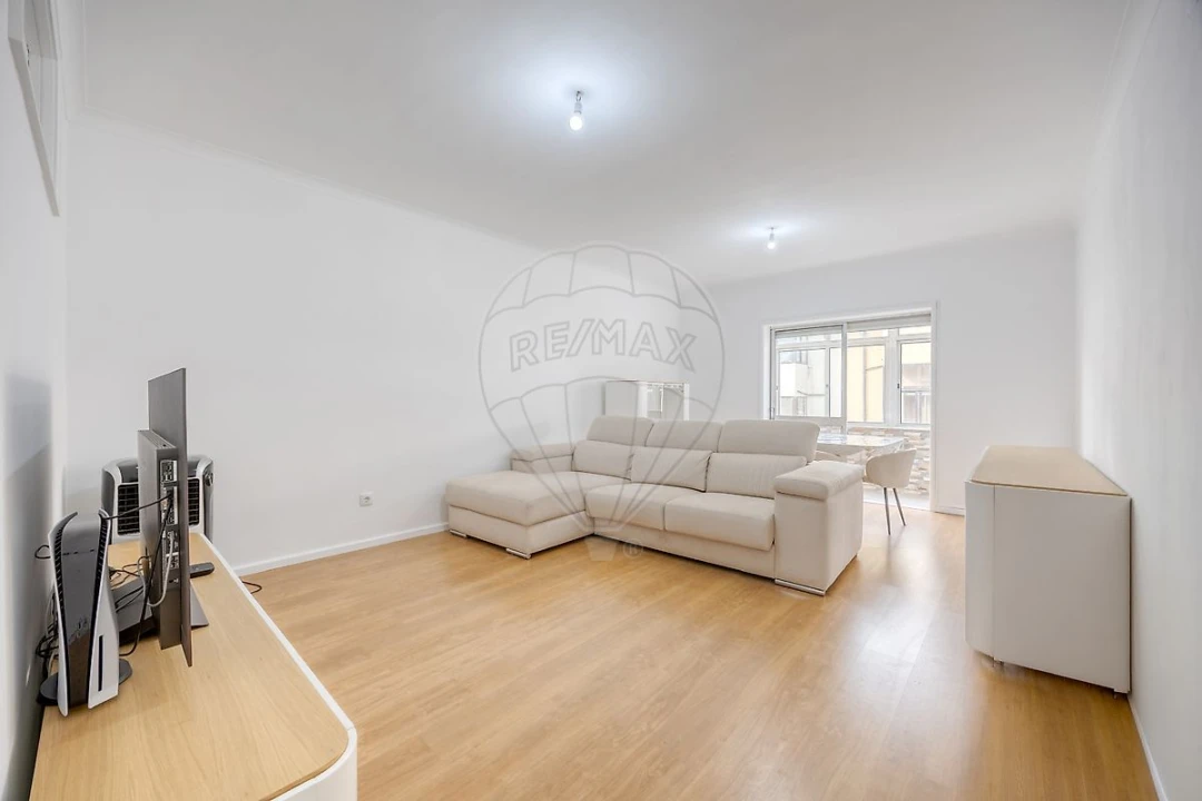 Apartamento T2 para Venda em Oliveira do Douro Foto 6