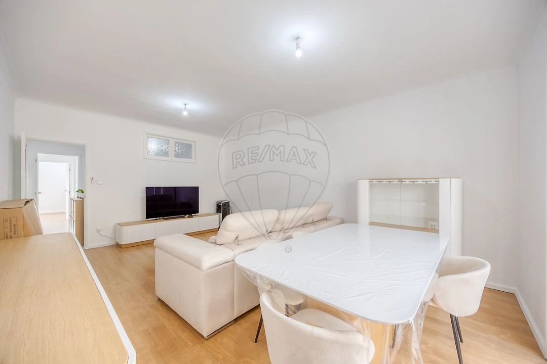 Apartamento T2 para Venda em Oliveira do Douro Foto 2