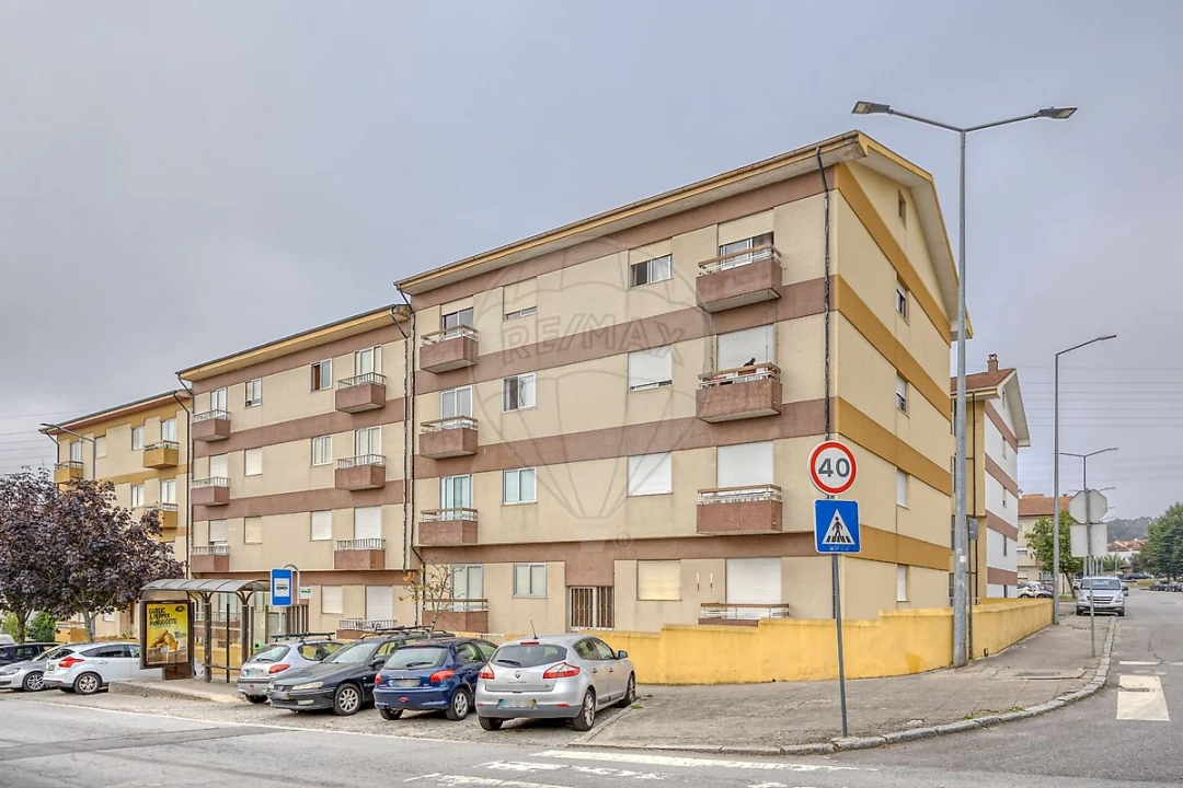 Apartamento T2 para Venda em Oliveira do Douro Foto 4