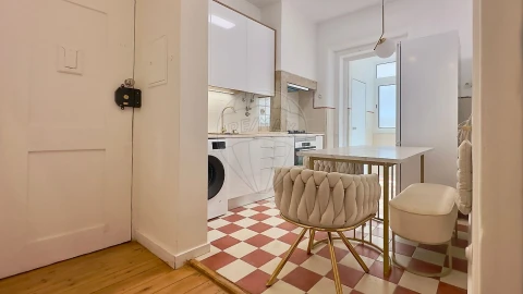 Apartamento T3 para Arrendamento em Alcantara