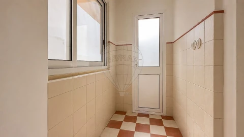 Apartamento T3 para Arrendamento em Alcantara