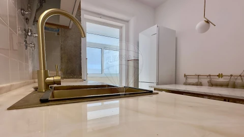 Apartamento T3 para Arrendamento em Alcantara