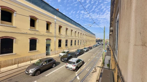 Apartamento T3 para Arrendamento em Alcantara