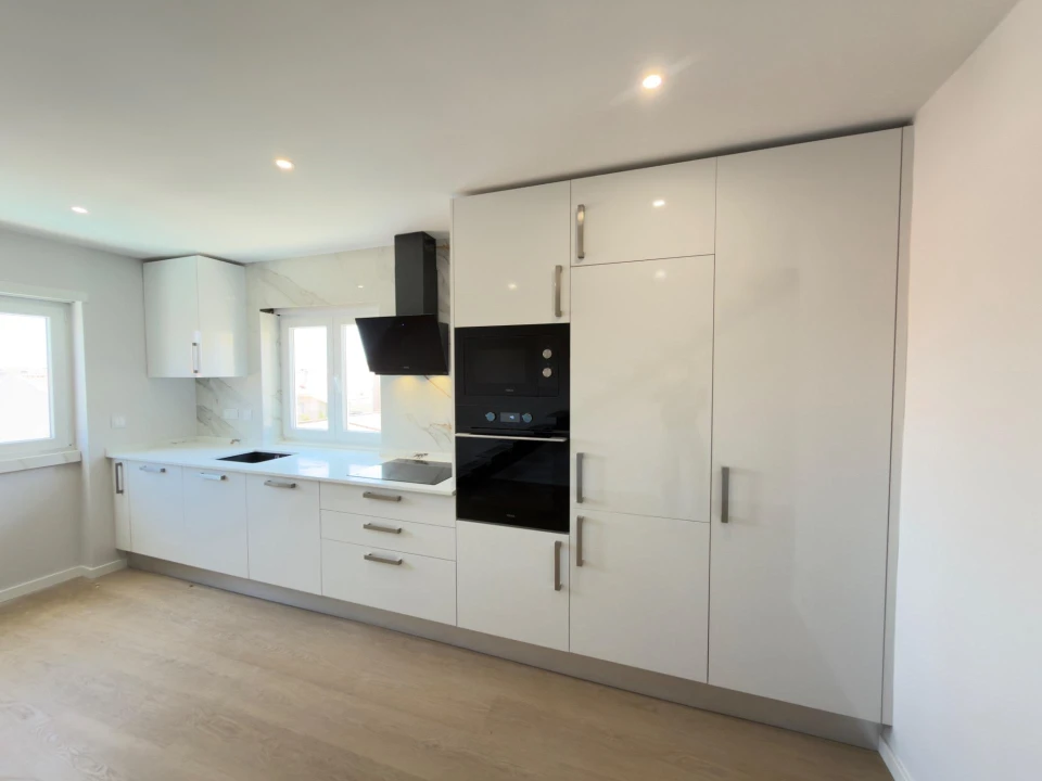 Apartamento T2 para Venda em Carcavelos e Parede Foto 11
