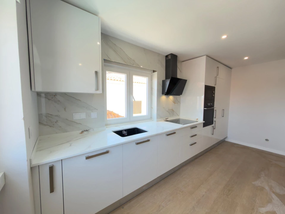 Apartamento T2 para Venda em Carcavelos e Parede Foto 12