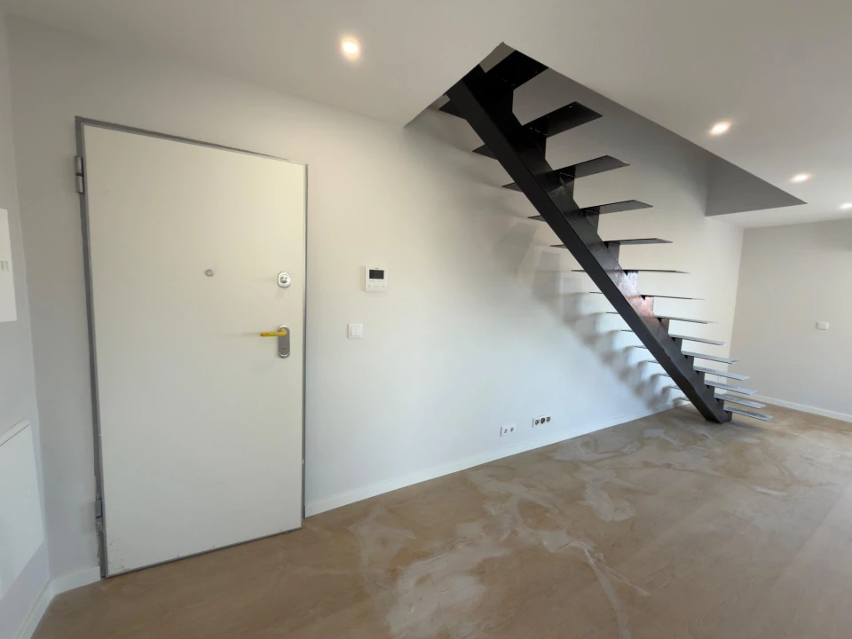 Apartamento T2 para Venda em Carcavelos e Parede Foto 3