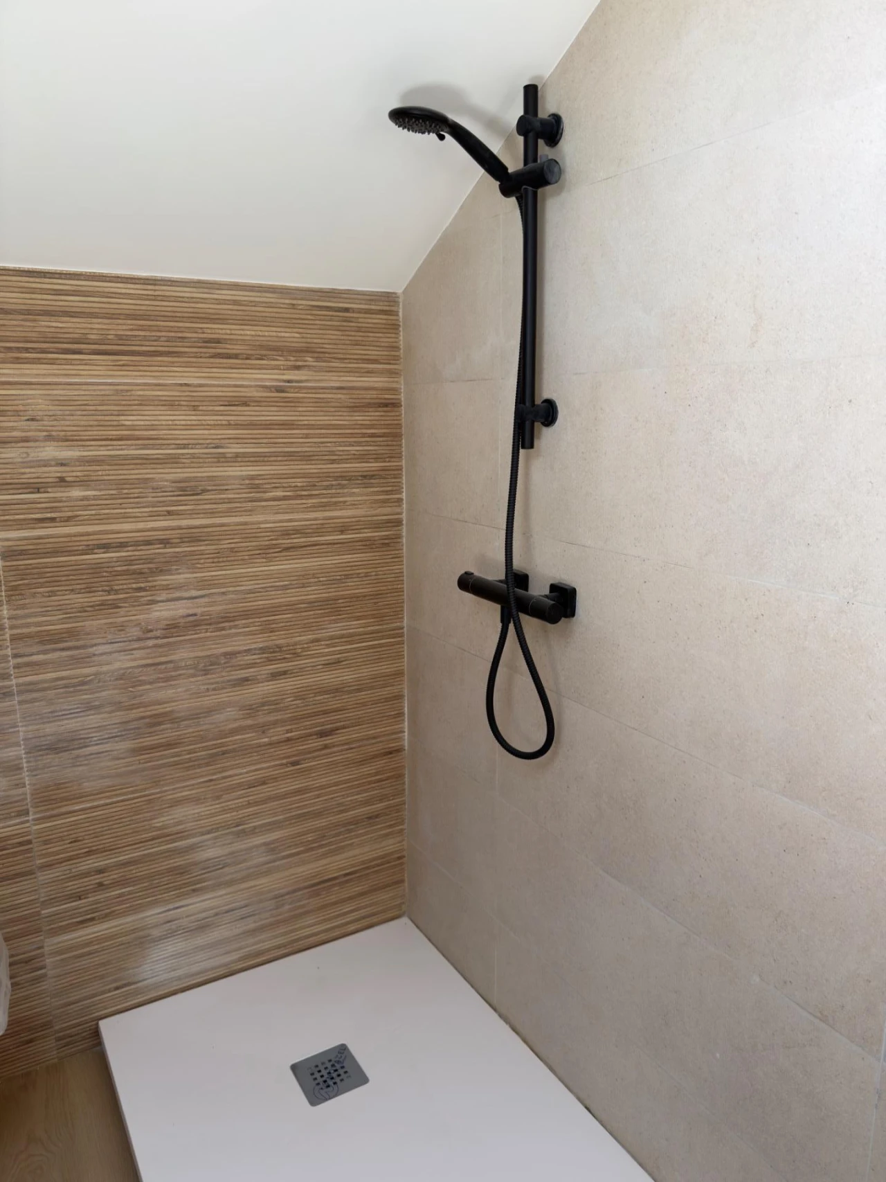 Apartamento T2 para Venda em Carcavelos e Parede Foto 36