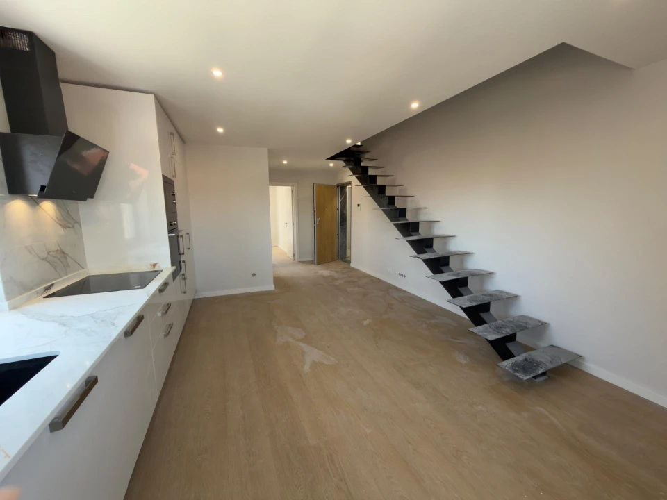 Apartamento T2 para Venda em Carcavelos e Parede Foto 4