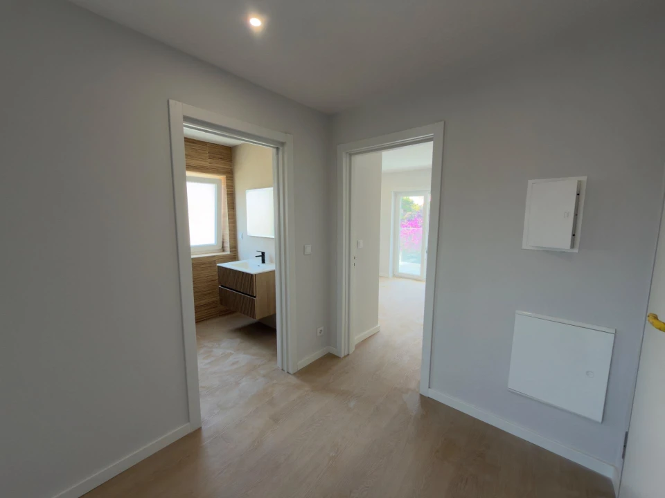 Apartamento T2 para Venda em Carcavelos e Parede Foto 5