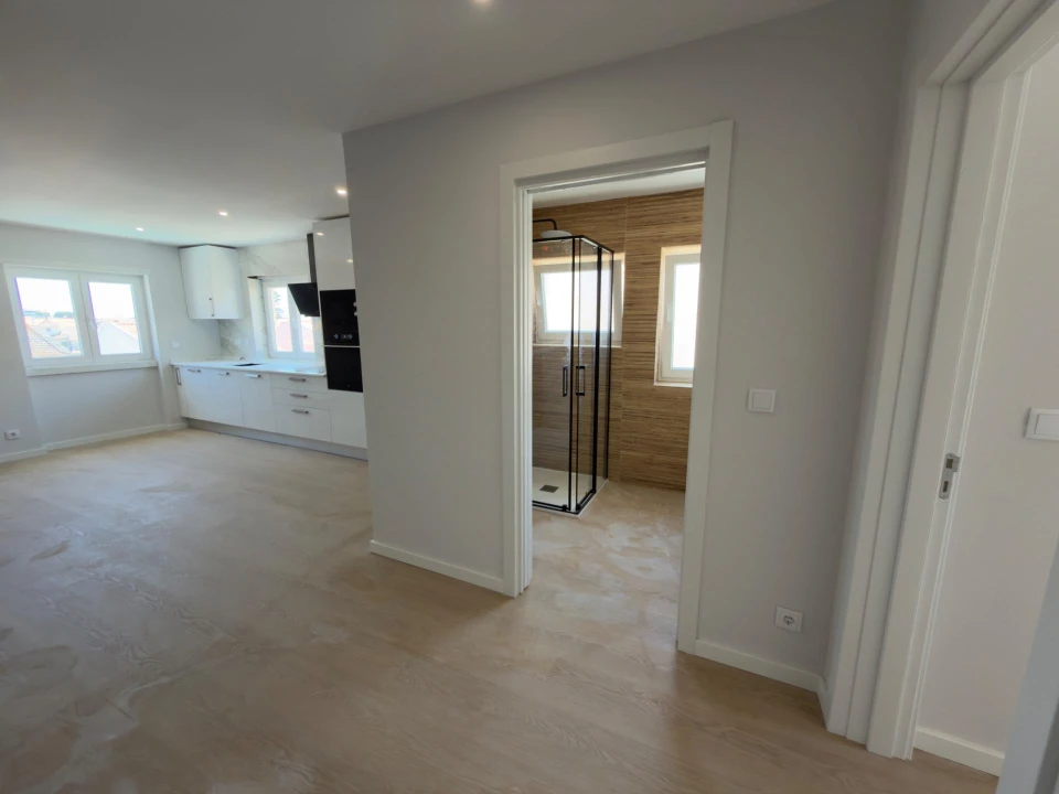 Apartamento T2 para Venda em Carcavelos e Parede Foto 7