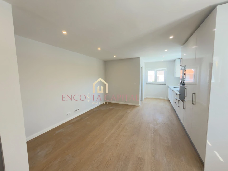 Apartamento T1 para Venda em Carcavelos e Parede Foto 15