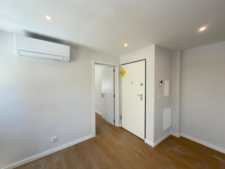 Apartamento T1 para Venda em Carcavelos e Parede Foto 22