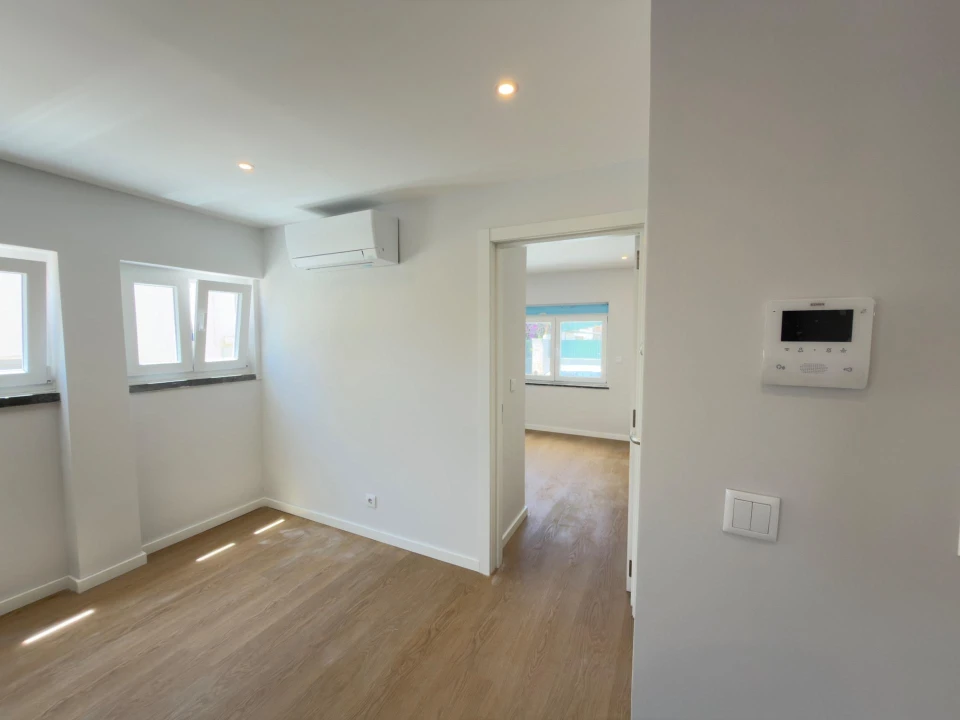 Apartamento T1 para Venda em Carcavelos e Parede Foto 23