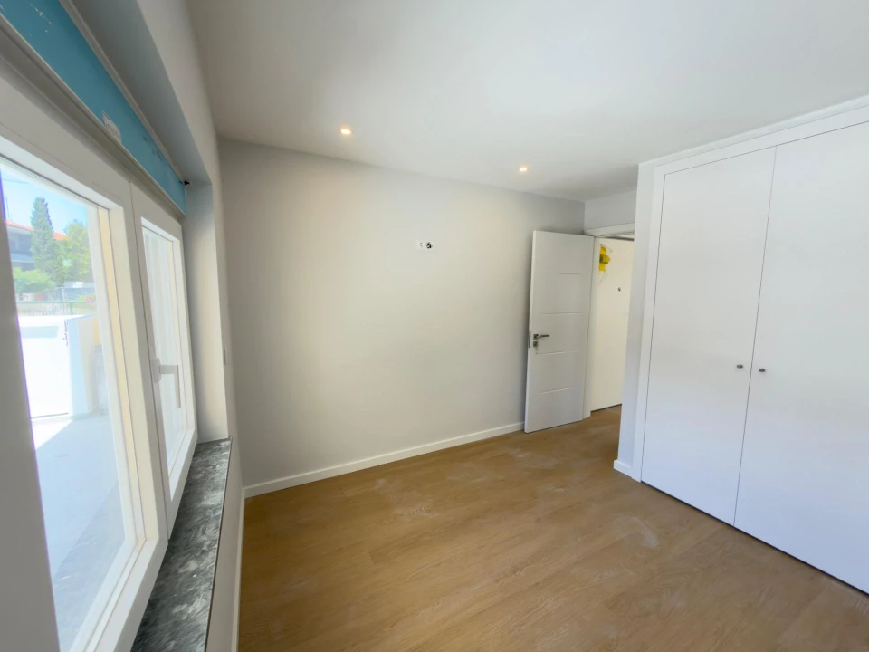 Apartamento T1 para Venda em Carcavelos e Parede Foto 30