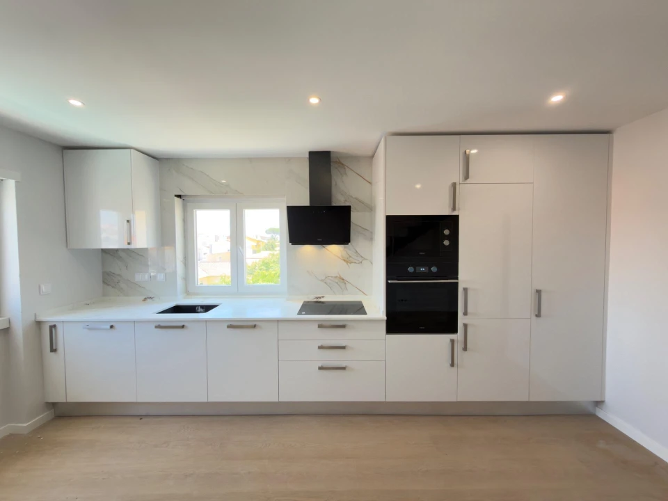 Apartamento T2 para Venda em Carcavelos e Parede Foto 13