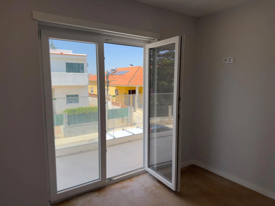Apartamento T2 para Venda em Carcavelos e Parede Foto 19