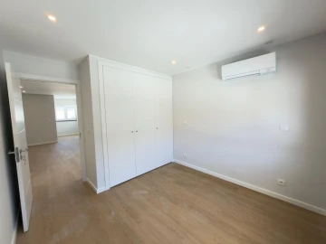 Apartamento T1 para Venda em Carcavelos e Parede