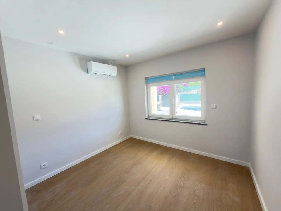 Apartamento T1 para Venda em Carcavelos e Parede Foto 24