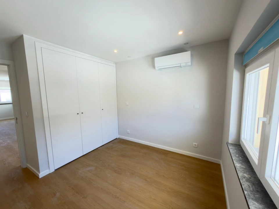 Apartamento T1 para Venda em Carcavelos e Parede Foto 26