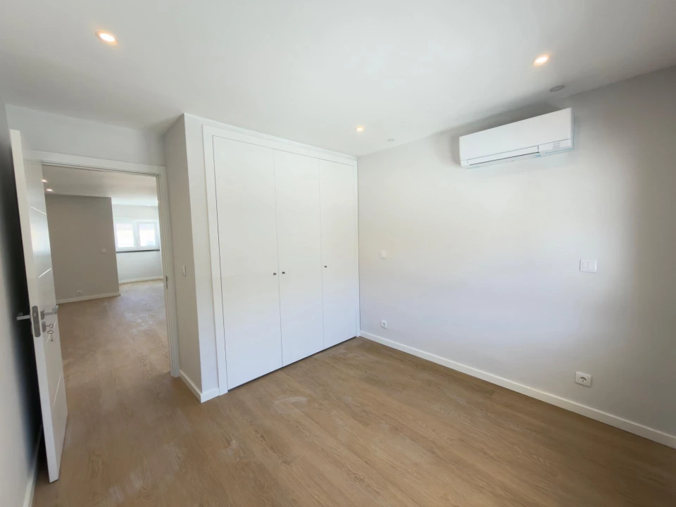 Apartamento T1 para Venda em Carcavelos e Parede Foto 27