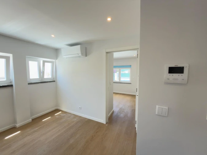 Apartamento T1 para Venda em Carcavelos e Parede Foto 23